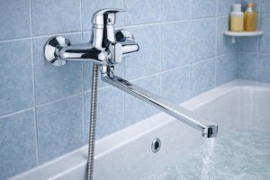 Змішувач для ванни HK35 гусак прямий 150мм дивертор вбудований картридж AQUATICA